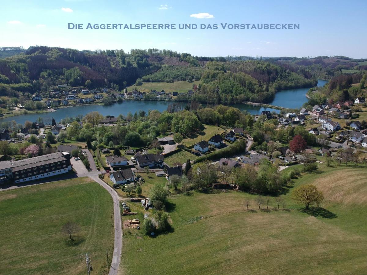 Seeblick-Ferienwohnung Im "Ferienhaus Agger-Blick" Mit Traumhafter Sonnen-Terrasse, Sauna, E-Kamin & Kajak Gummersbach Exterior photo